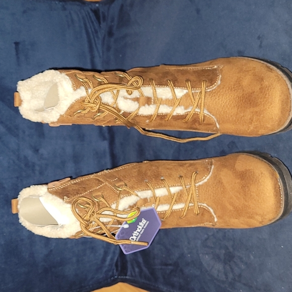 Sonoma Shoes - New Ortholite eco Platypus style faux fur lined lace up boots size 8.5